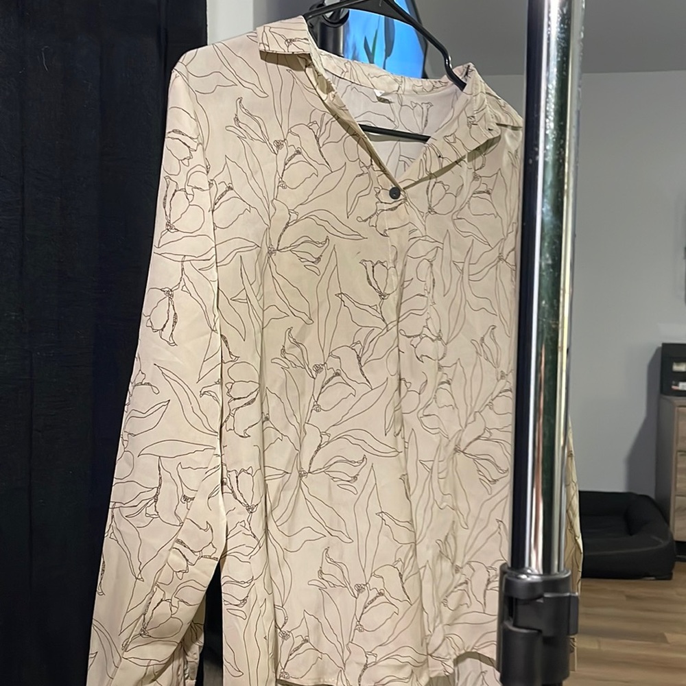 Floral button up